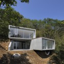 A House in Kisami / Florian Busch Architects A House in Kisami / Florian Busch Architects © Hiroyasu Sakaguchi (AtoZ)