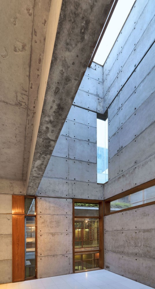 S.A Residence / Shatotto