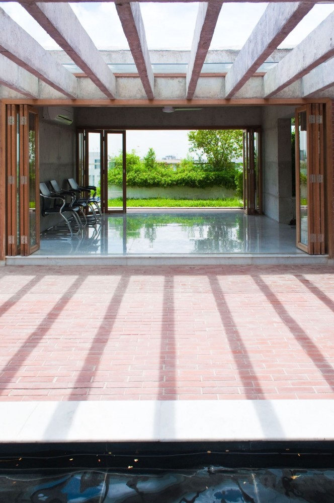 South Water Carees / Shatotto