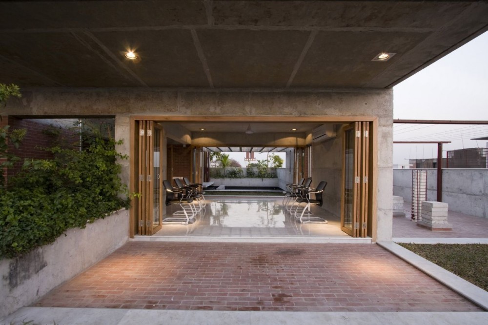 South Water Carees / Shatotto
