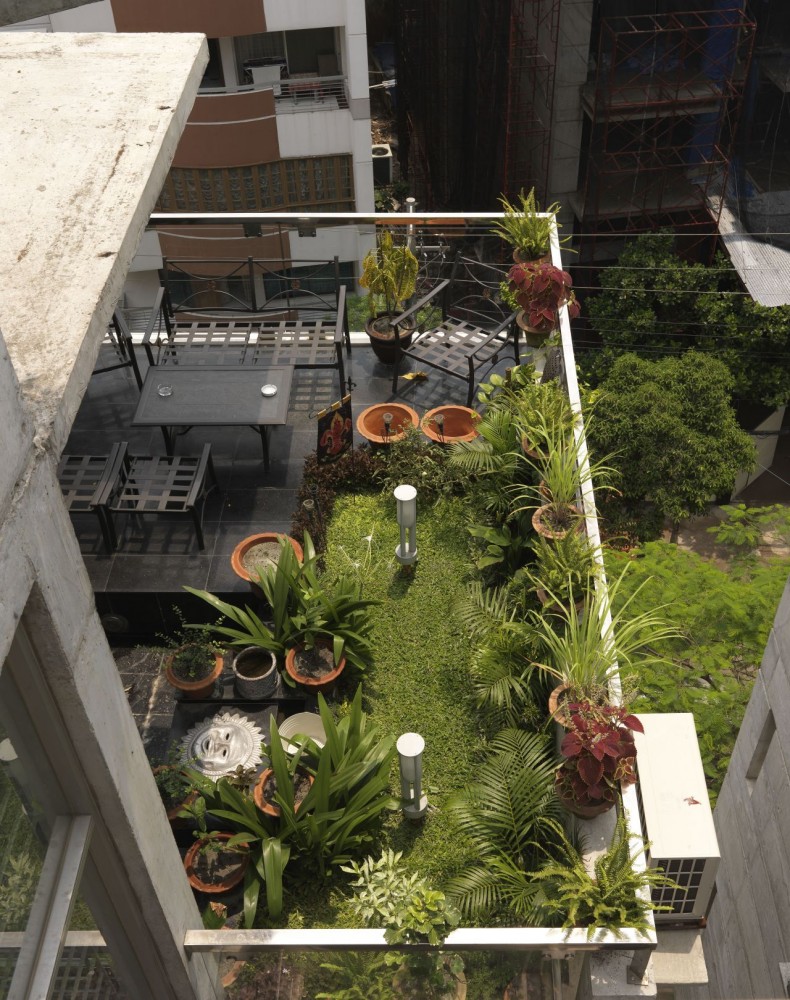 South Water Carees / Shatotto
