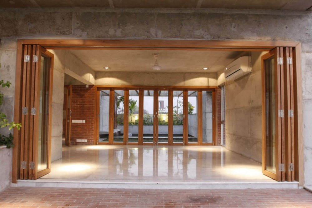 South Water Carees / Shatotto