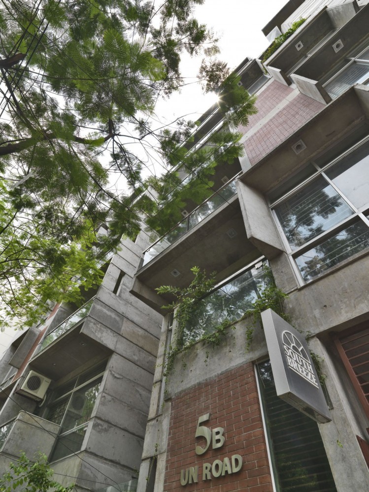 South Water Carees / Shatotto