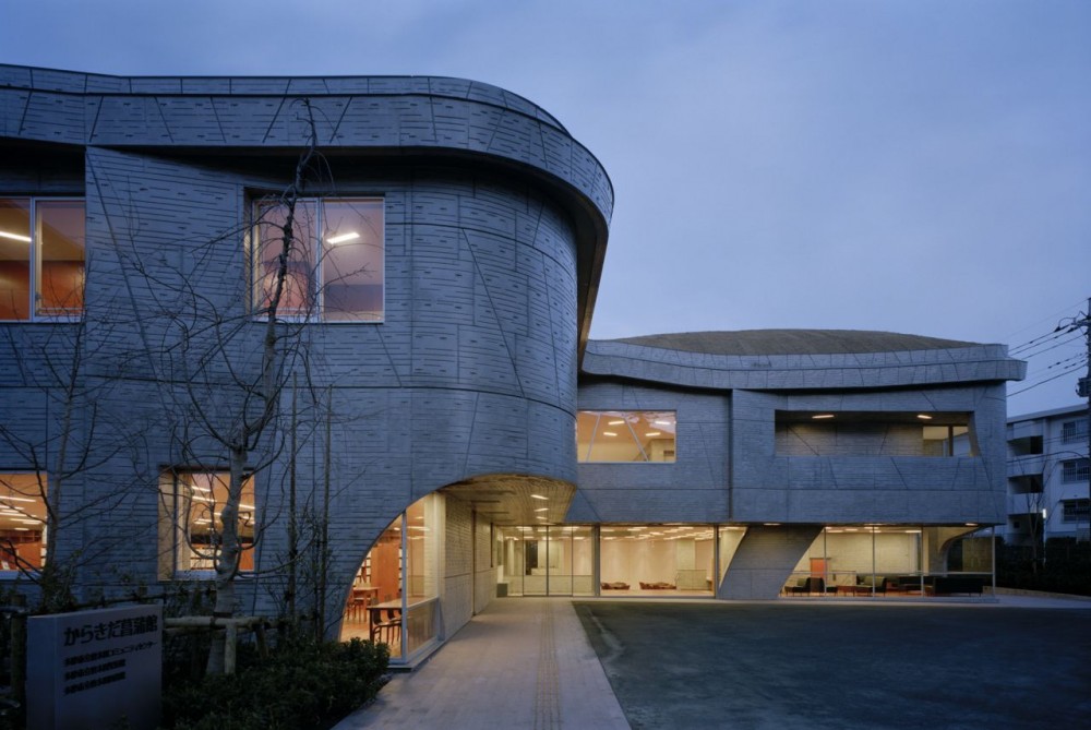 Karakida Community Center / Chiaki Arai Urban and Architecture Design