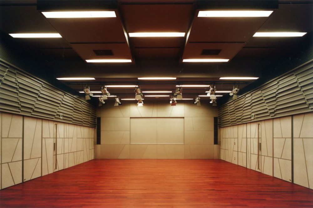 Karakida Community Center / Chiaki Arai Urban and Architecture Design
