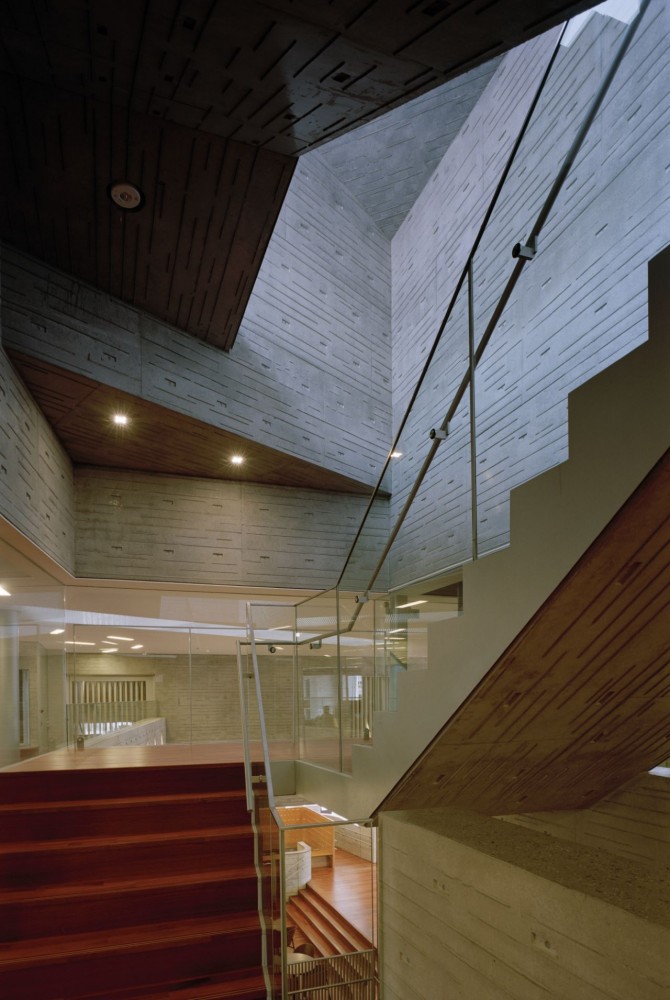 Karakida Community Center / Chiaki Arai Urban and Architecture Design