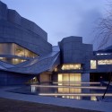 Ofunato Civic Center and Library / Chiaki Arai Urban and Architecture Design Ofunato Civic Center and Library / Chiaki Arai Urban and Architecture Design © Taisuke Ogawa