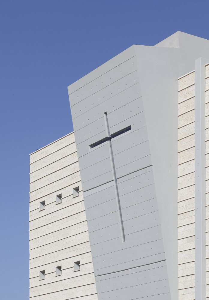 Orthodox School in Remle / Dan and Hila Israelevitz Architects