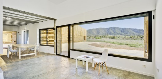 A House for Three Sisters / Blancafort-Reus Arquitectura