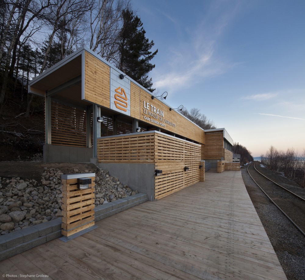 Le Massif de Charlevoix Train Station / STGM Architectes