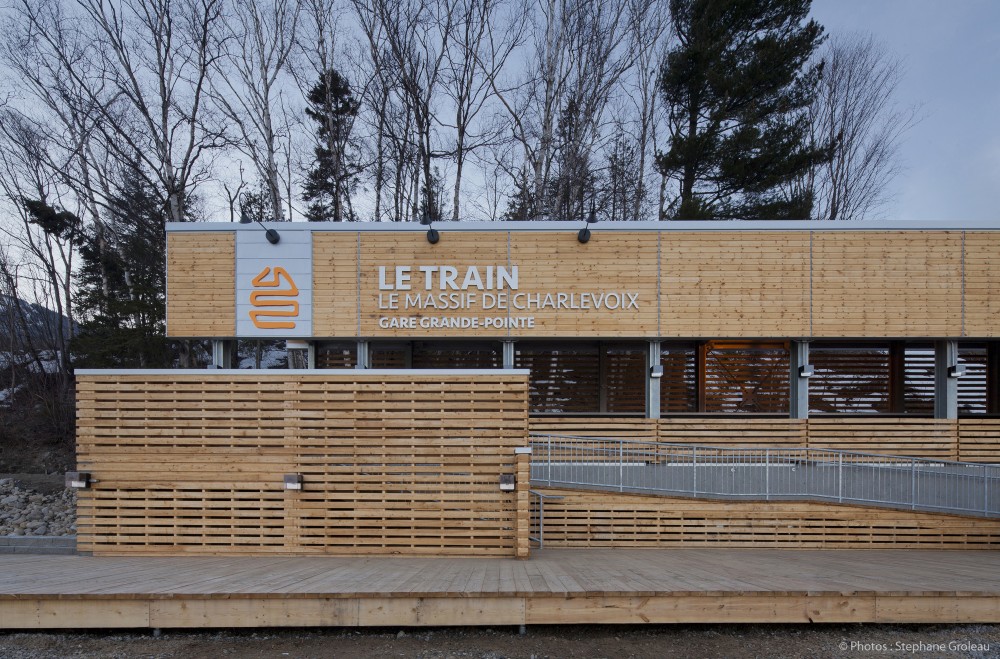 Le Massif de Charlevoix Train Station / STGM Architectes