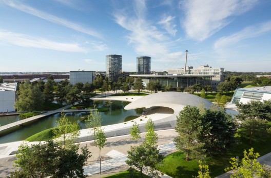 Porsche Pavilion at the Autostadt in Wolfsburg / Henn Architekten