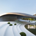 Porsche Pavilion at the Autostadt in Wolfsburg / Henn Architekten Porsche Pavilion at the Autostadt in Wolfsburg / Henn Architekten © HG Esch