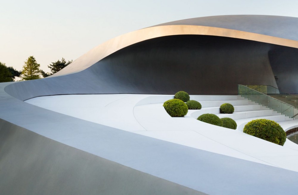 Porsche Pavilion at the Autostadt in Wolfsburg / Henn Architekten