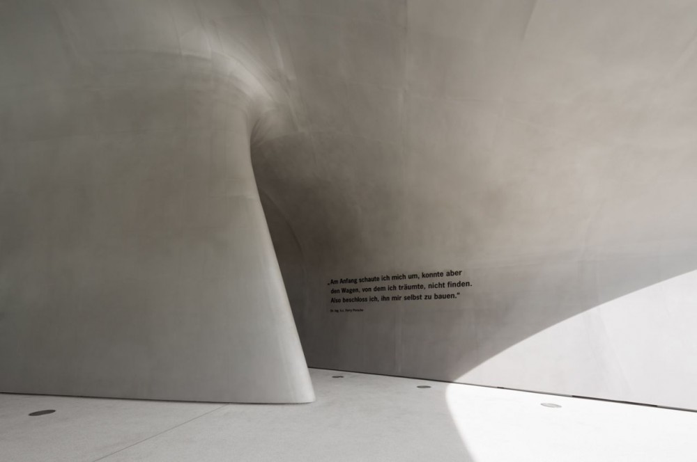 Porsche Pavilion at the Autostadt in Wolfsburg / Henn Architekten
