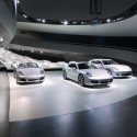 Porsche Pavilion at the Autostadt in Wolfsburg / Henn Architekten Porsche Pavilion at the Autostadt in Wolfsburg / Henn Architekten © HG Esch
