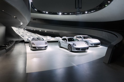 Porsche Pavilion at the Autostadt in Wolfsburg / Henn Architekten