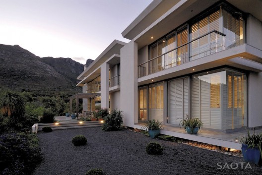 Montrose / SAOTA - Stefan Antoni Olmesdahl Truen Architects