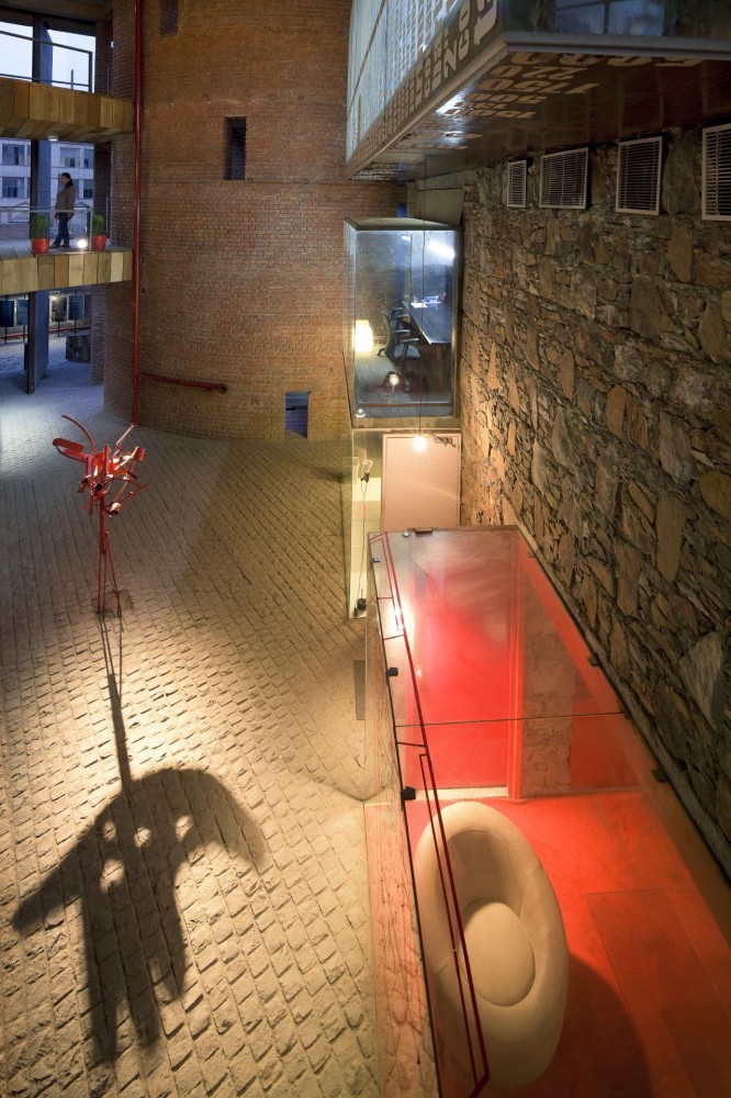 c – 28 c / Archohm Studio