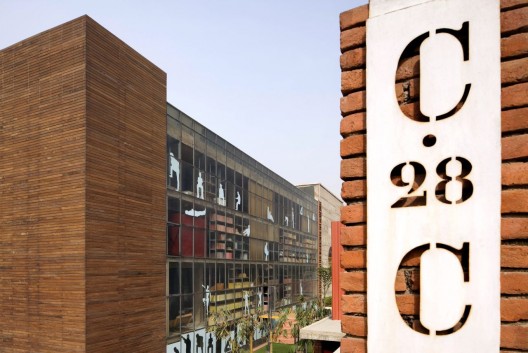 c - 28 c / Archohm Studio