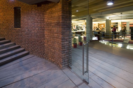 c - 28 c / Archohm Studio