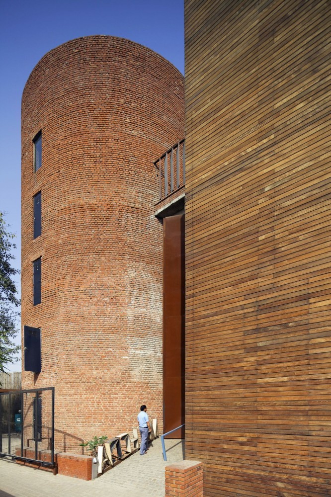 c – 28 c / Archohm Studio