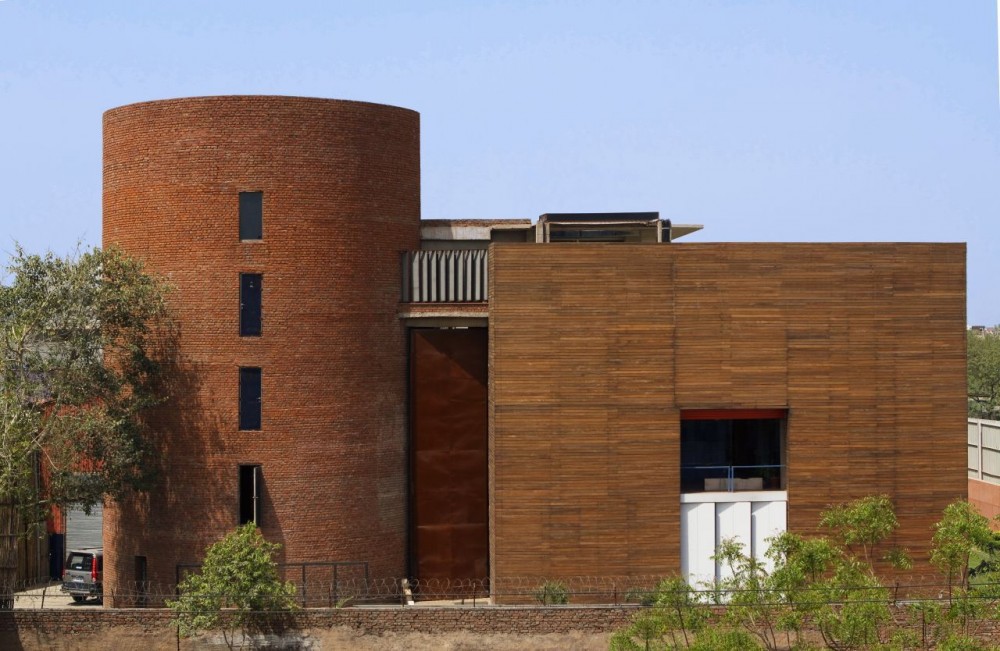 c – 28 c / Archohm Studio
