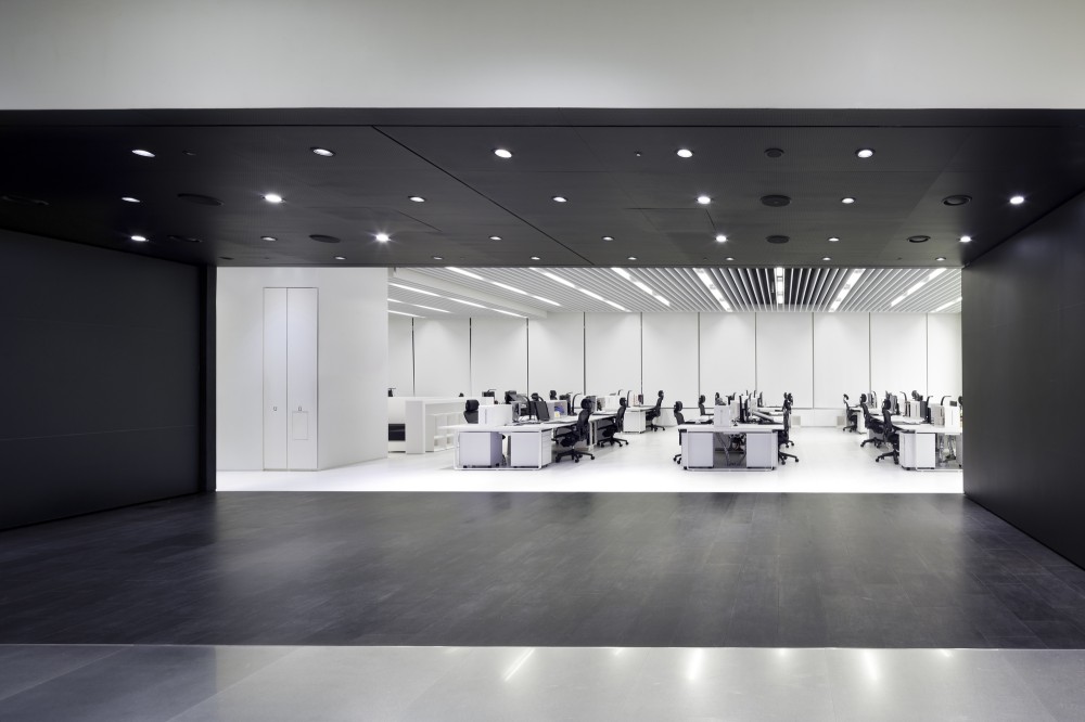 Hyundai Advances Design Studion / Delugan Meissl Associated Architects