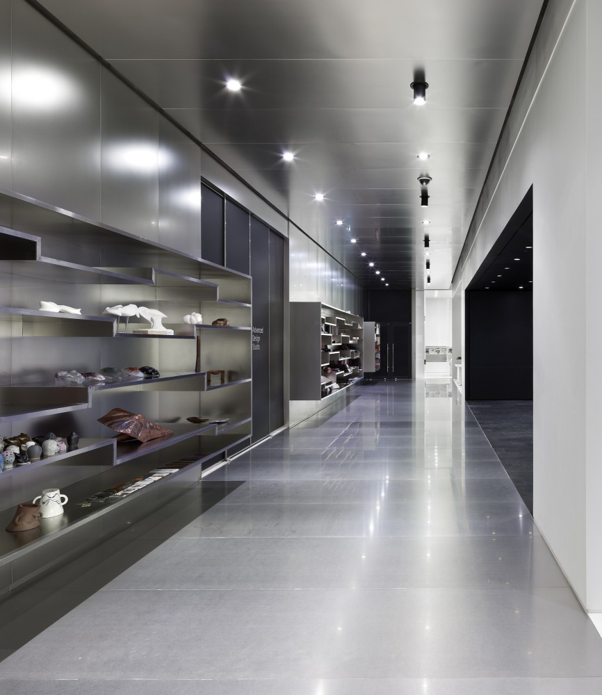 Hyundai Advances Design Studion / Delugan Meissl Associated Architects