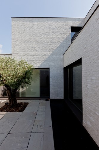 Courtyard House VW / Areal Architecten