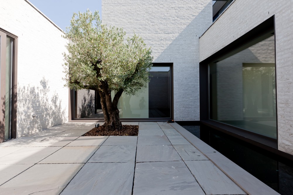 Courtyard House VW / Areal Architecten