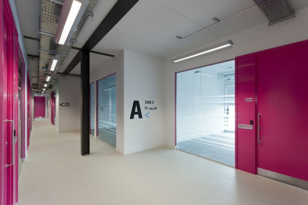 Green Incubator / Plus Three Architecture