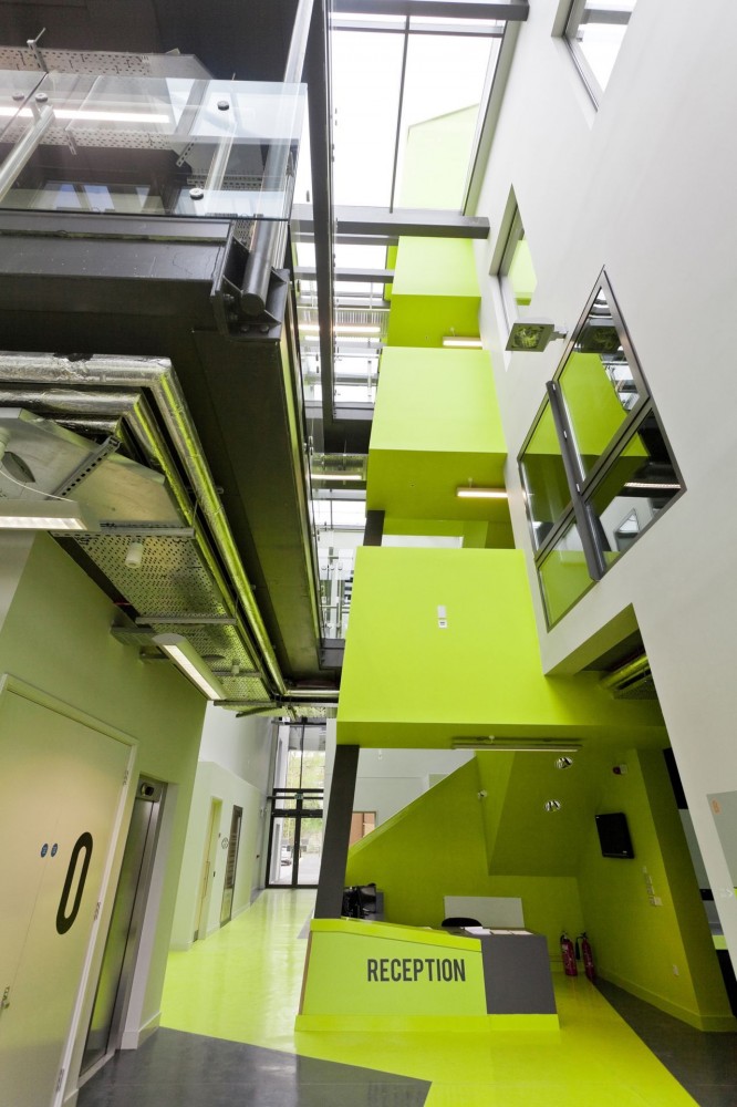 Green Incubator / Plus Three Architecture