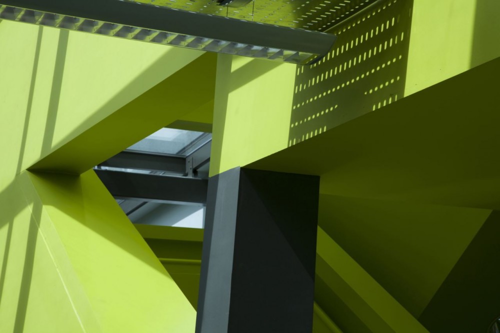 Green Incubator / Plus Three Architecture