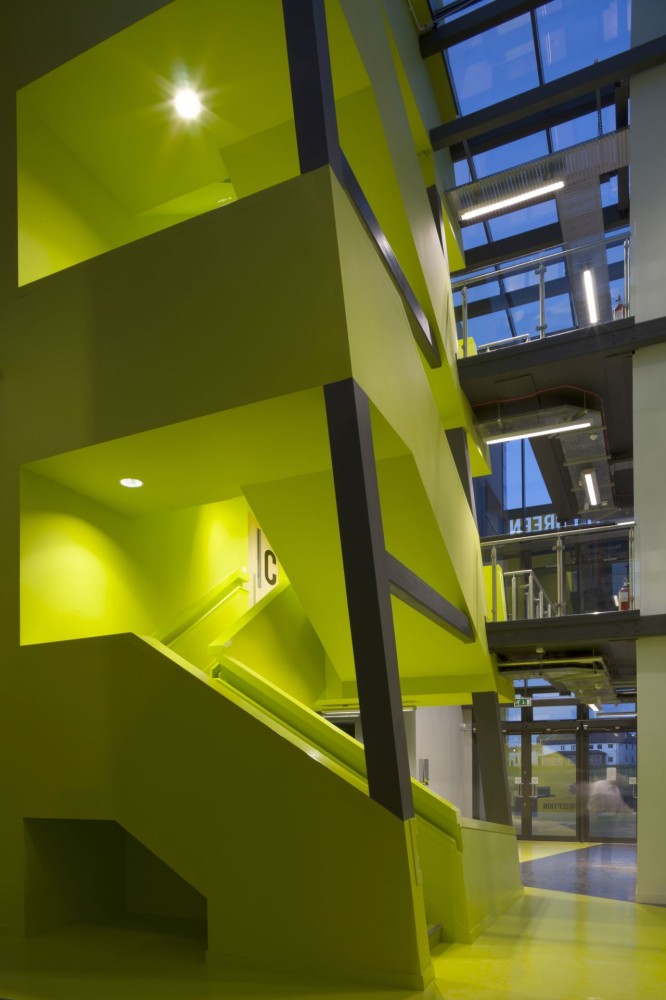Green Incubator / Plus Three Architecture