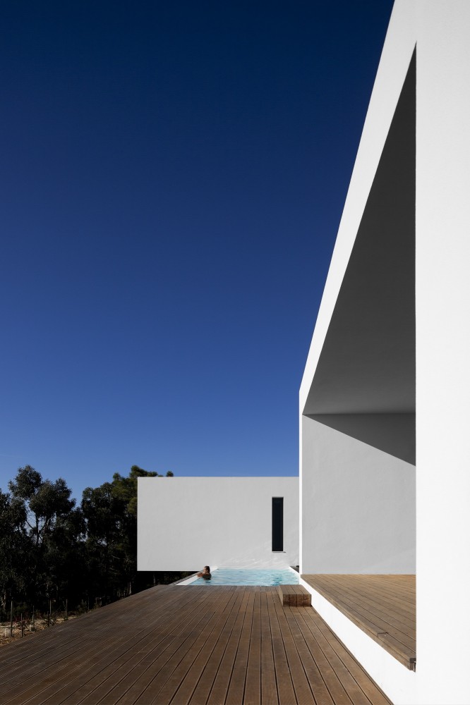 U House / Jorge Graca Costa