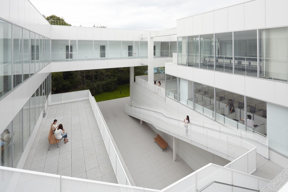 Setsunan University Hirakata / Ishimoto Architectural & Engineering Firm, Inc