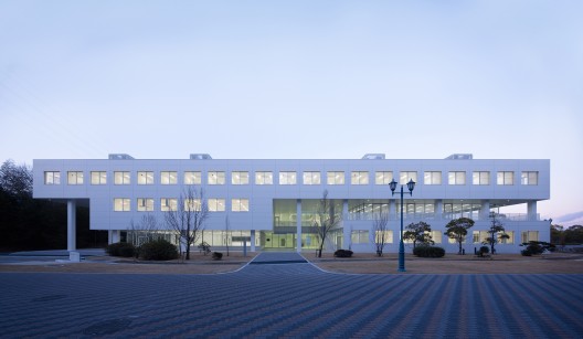 Setsunan University Hirakata / Ishimoto Architectural