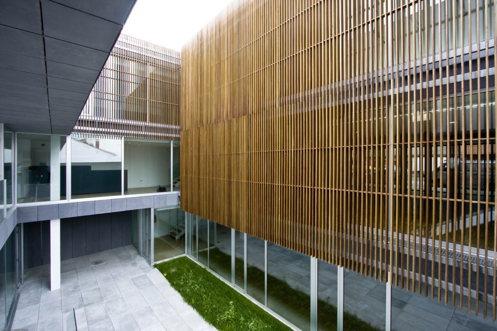 Boecillo Municipal Civic Centre / José M. Martínez + Inés Escudero + Fernando Nieto