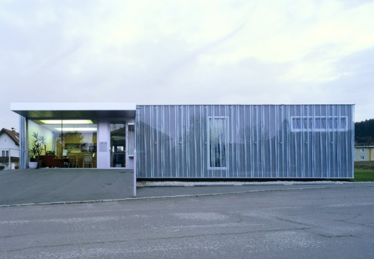 Physiotherapy and Rehabilitation Centre PUR / Schneider & Lengauer