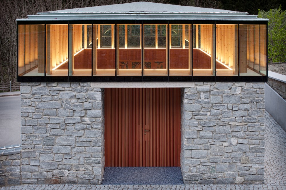 Cemetery and Wake Room / Schneider & Lengauer