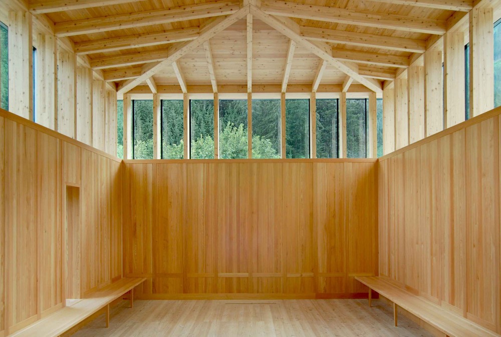Cemetery and Wake Room / Schneider & Lengauer