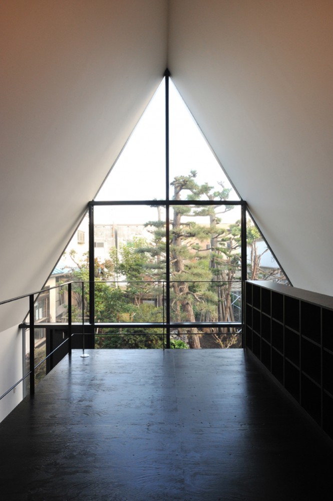 ASH House / I.R.A