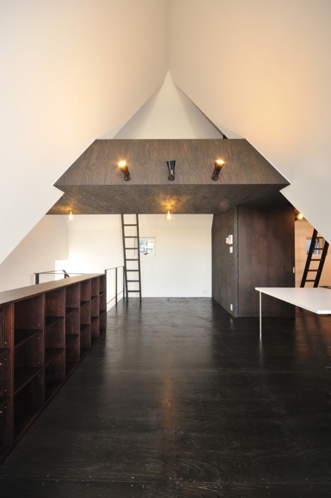 ASH House / I.R.A