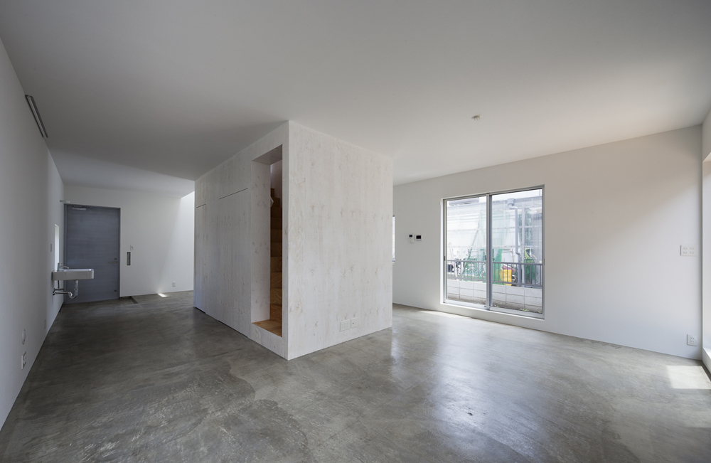 KDR House / I.R.A.