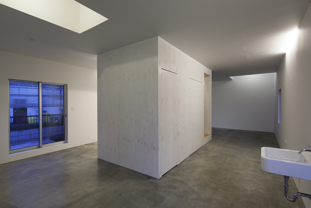 KDR House / I.R.A.
