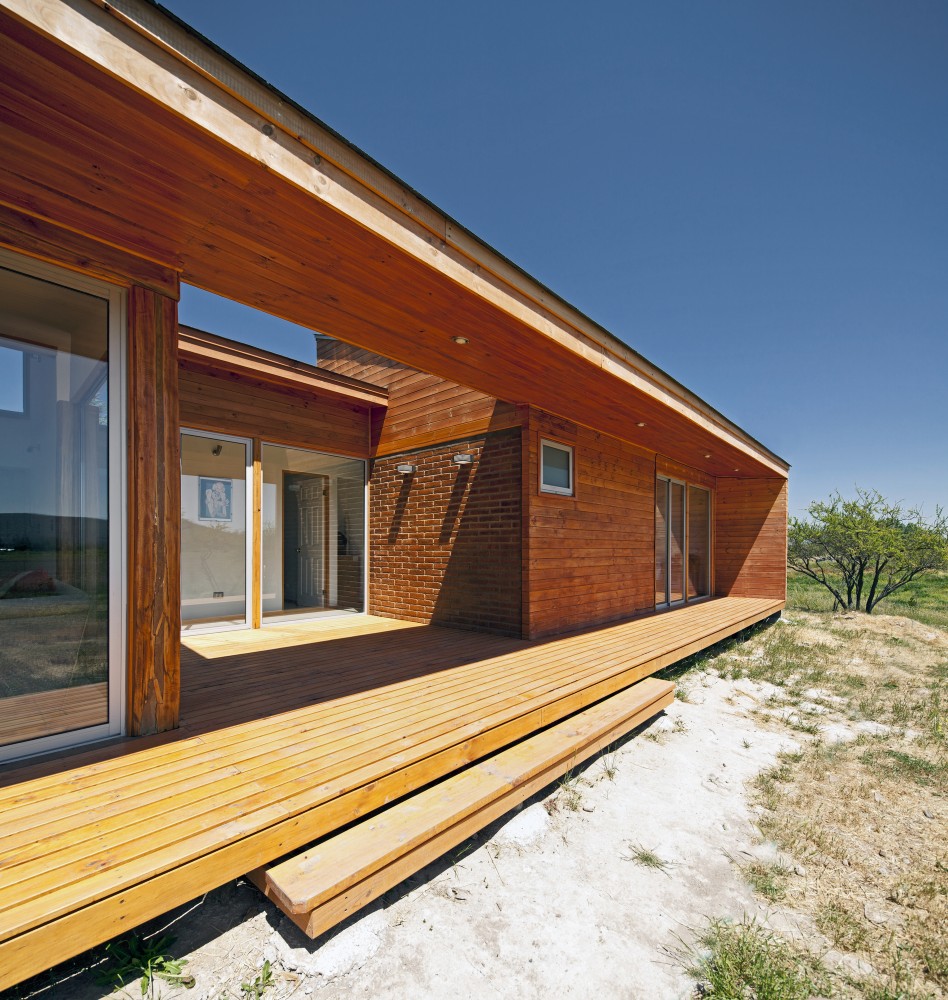 House MJ / COMUNarquitectos