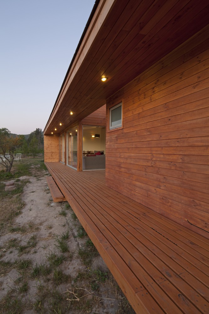 House MJ / COMUNarquitectos