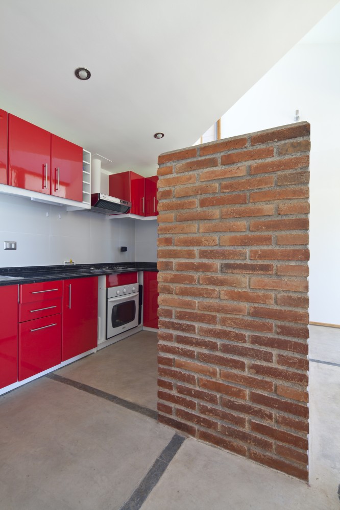 House MJ / COMUNarquitectos