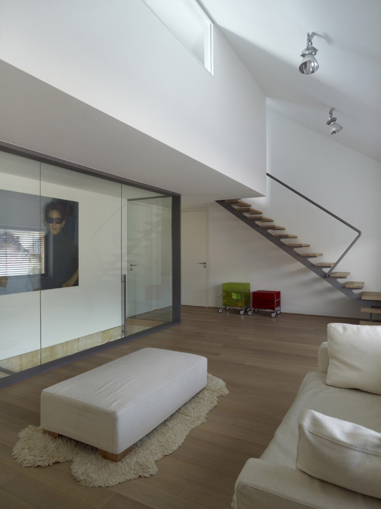 In The Middle Of The Village / STEINMETZDEMEYER Architectes Urbanistes